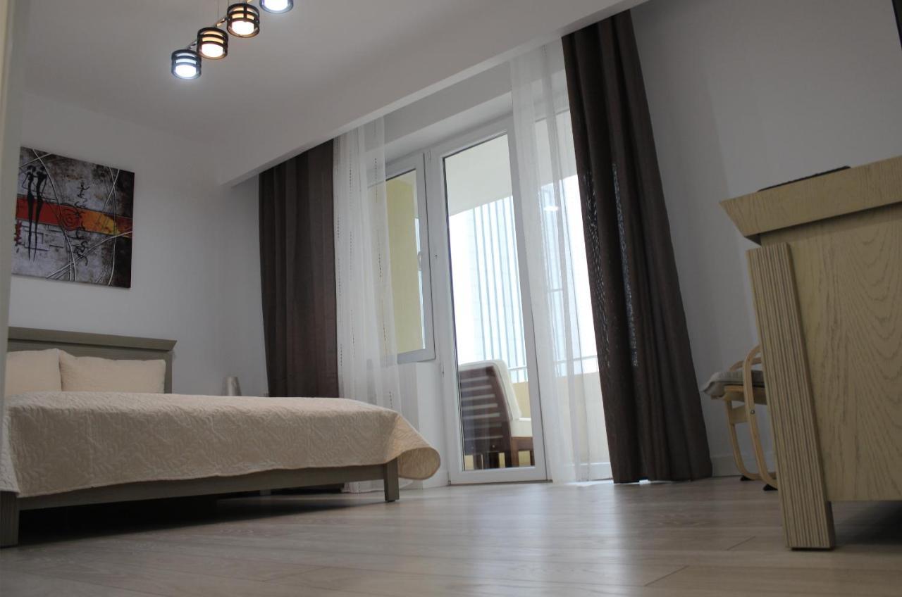Luxury City Center Apartment - Romana Bukarest Eksteriør billede
