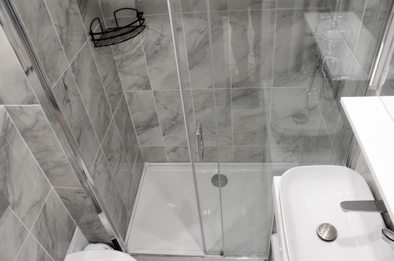 Luxury City Center Apartment - Romana Bukarest Eksteriør billede