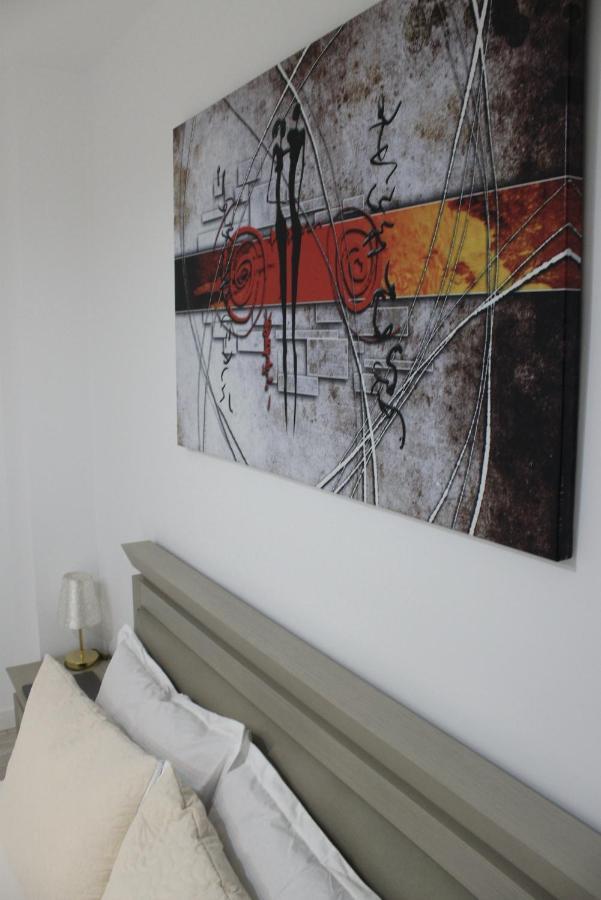 Luxury City Center Apartment - Romana Bukarest Eksteriør billede