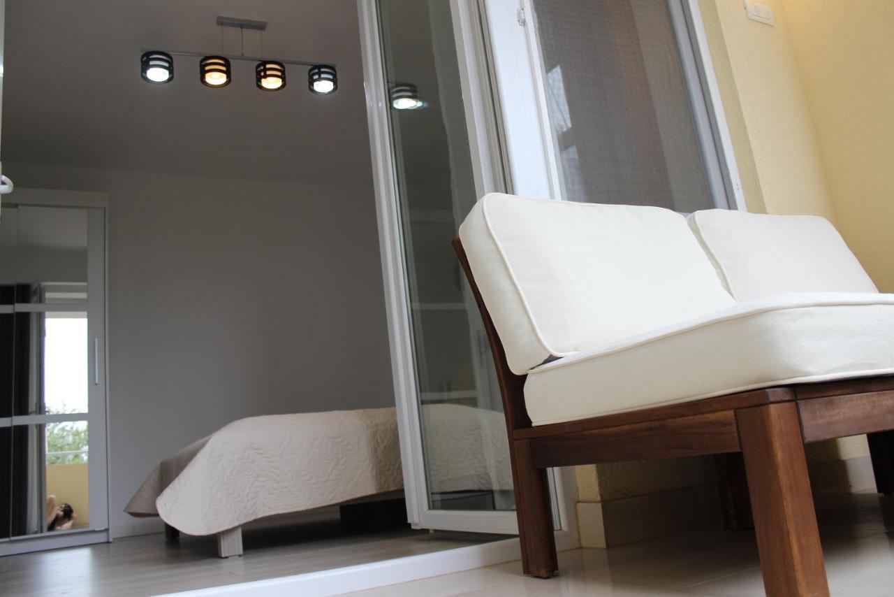Luxury City Center Apartment - Romana Bukarest Eksteriør billede