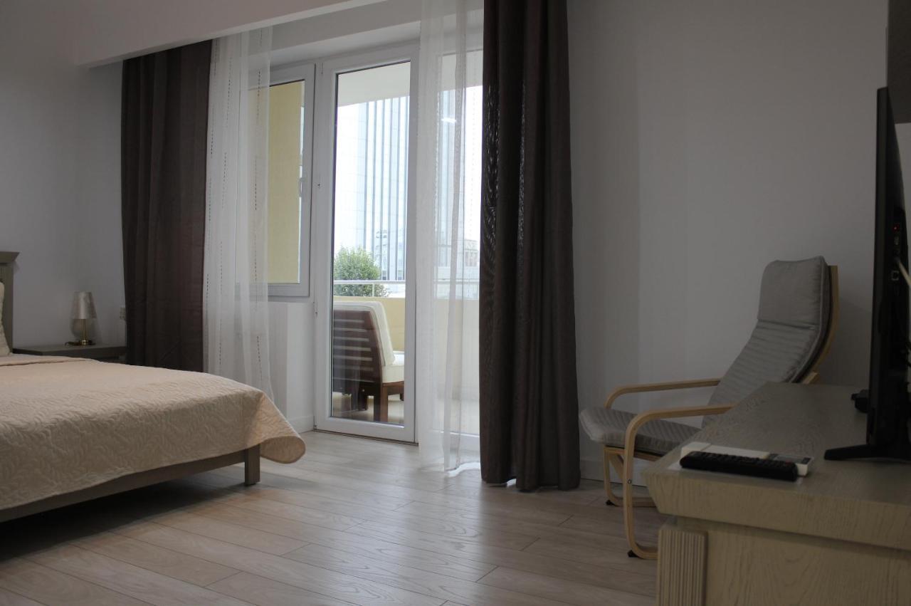 Luxury City Center Apartment - Romana Bukarest Eksteriør billede